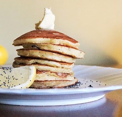 Fluffy Lemon Poppy Seed Pancakes