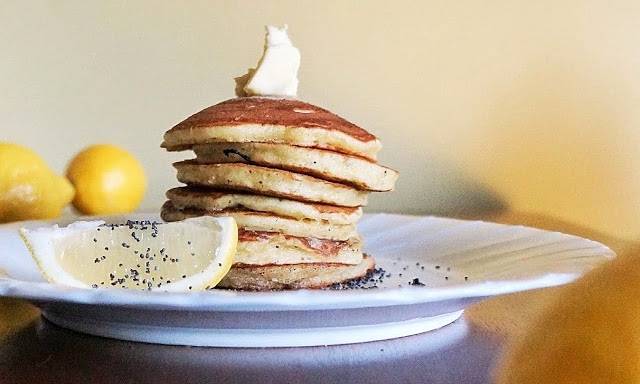 Fluffy Lemon Poppy Seed Pancakes