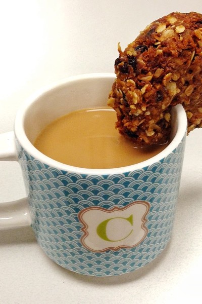 30-Second ANZAC Biscuits & the Story of our Honeybees