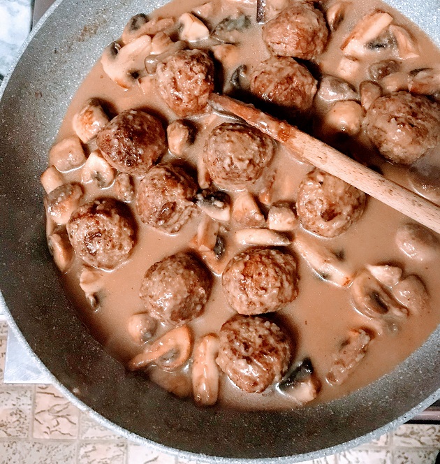 marsala mushroom meatballs