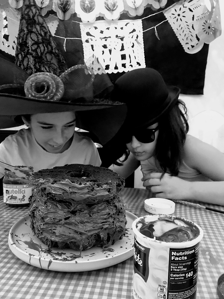 Chocolate Cauldron Cake